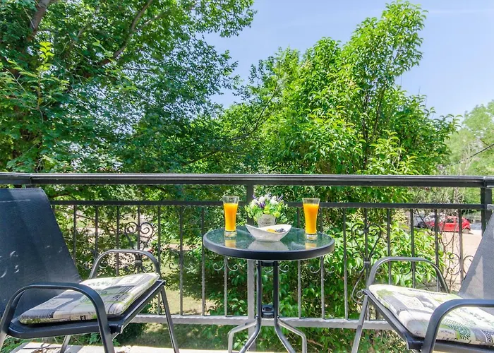 Beach & Park Apartment
