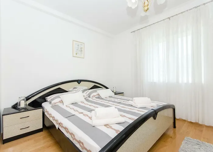Beach & Park Apartment