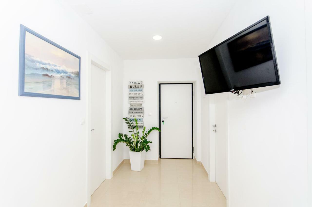 & Park Apartment Kastela